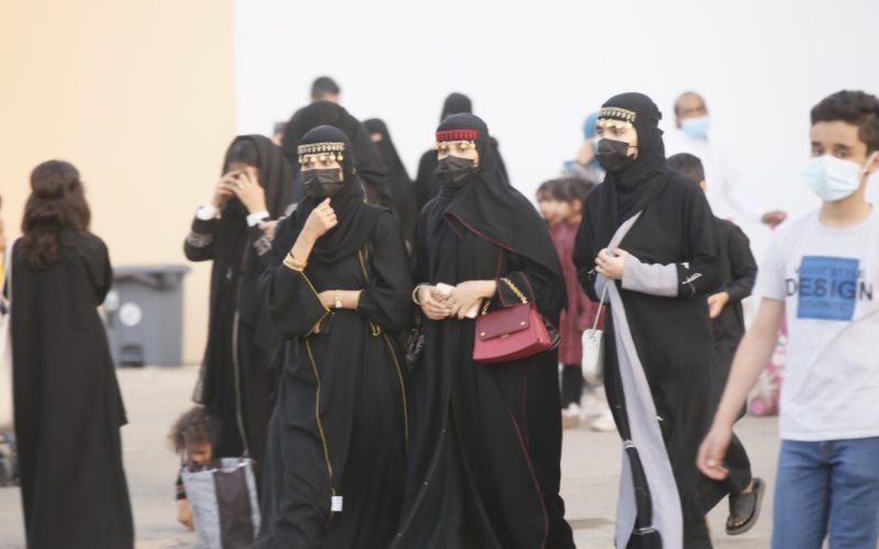 ملابس يوم التأسيس 2024 للنساء ألشيله والبرقع اهم ما يميزها وعقال الرأس للرجال