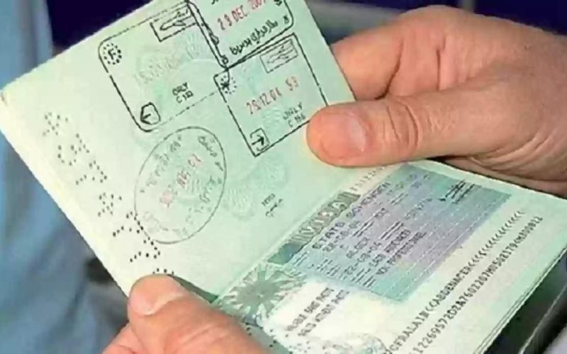 الجوازات السعودية تحدد مدة تجديد الإقامة في مقيم والرسوم المطلوبة وخطوات التسجيل