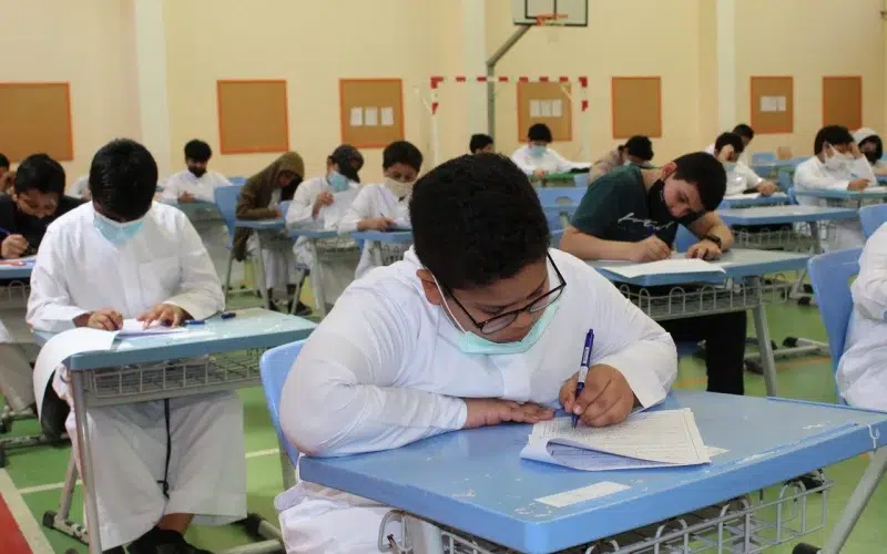 التعليم السعودي يقرر مصير الفصول الثلاثة 1446-2024 ودراسة إيجابيات وسلبيات المنظومة